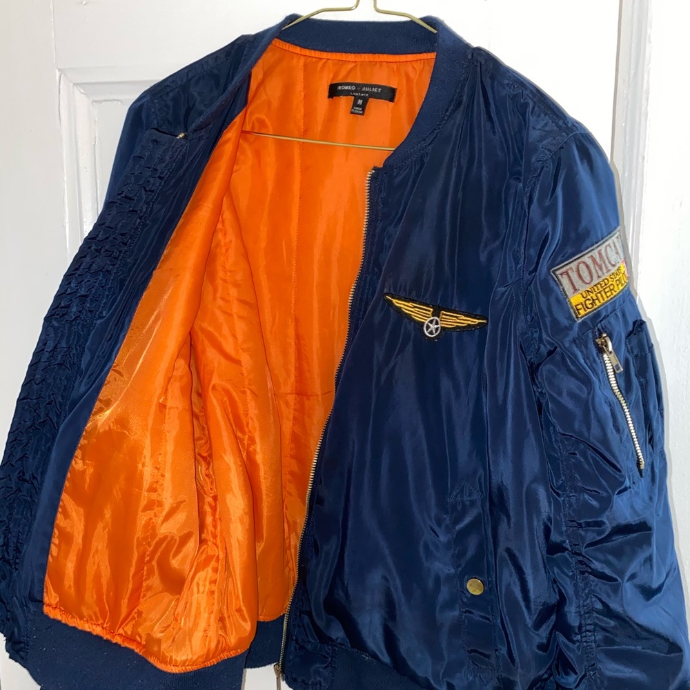 Navy blue bomber jacket 👩‍✈️ ✈️